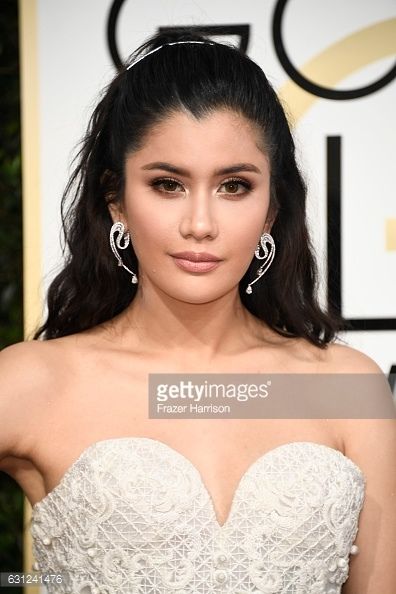 attends the 74th Annual Golden Globe Awards at The Beverly Hilton Hotel on January 8, 2017 in Beverly Hills, California.