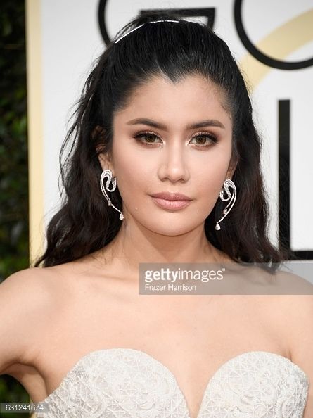 attends the 74th Annual Golden Globe Awards at The Beverly Hilton Hotel on January 8, 2017 in Beverly Hills, California.